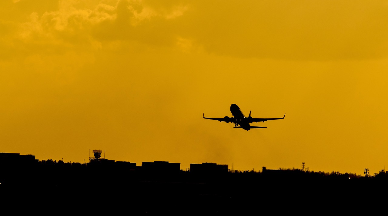 探索航空与影像的交融之旅，国际机场电影探秘