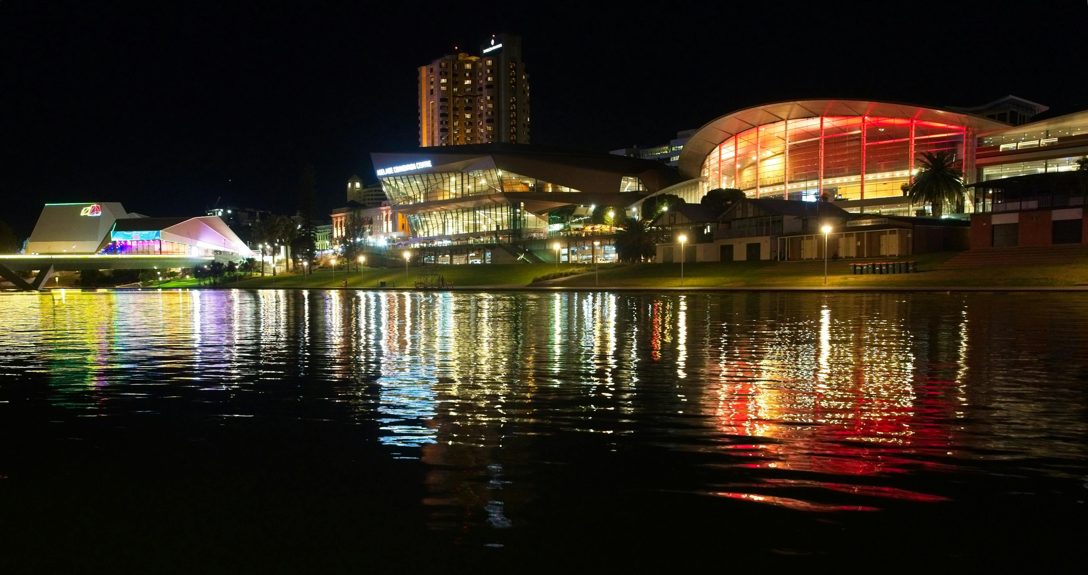 大湾仔的夜探，夜色中的故事